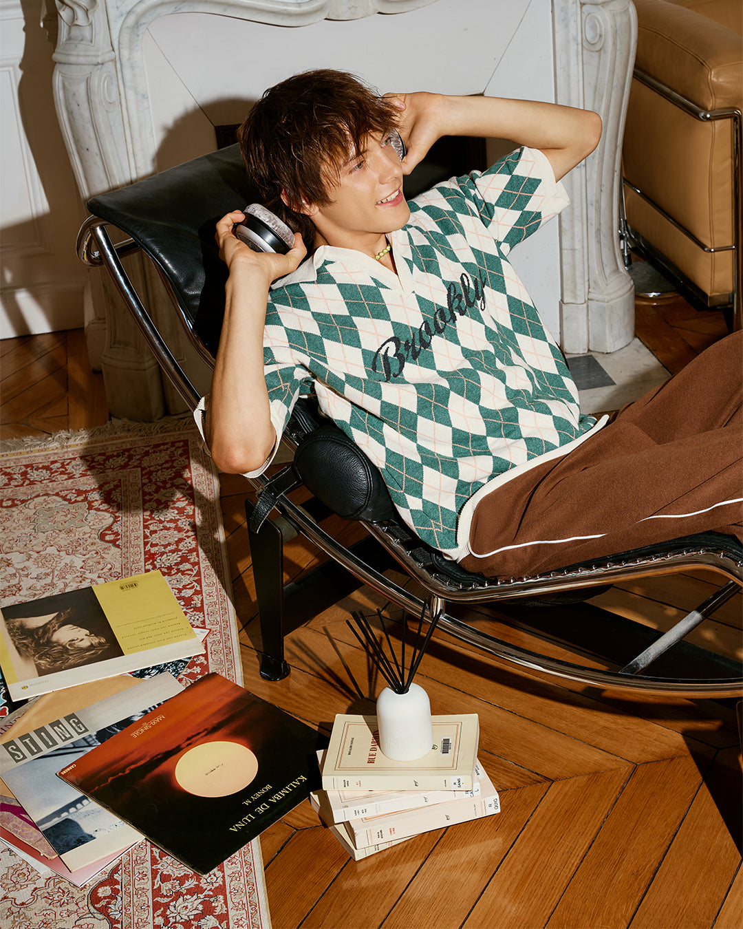 Dancing Peacock Diffuser